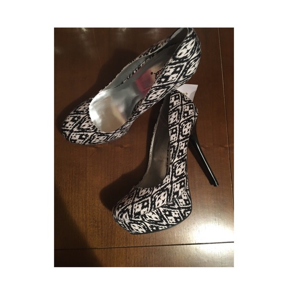 Qupid Shoes Black And White Qupid Heels Poshmark